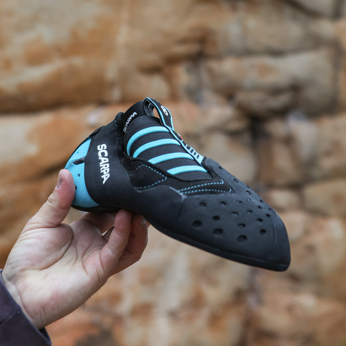 Scarpa Instinct S climbing | bouldering slipper - inside heel view - The Climbing Shop